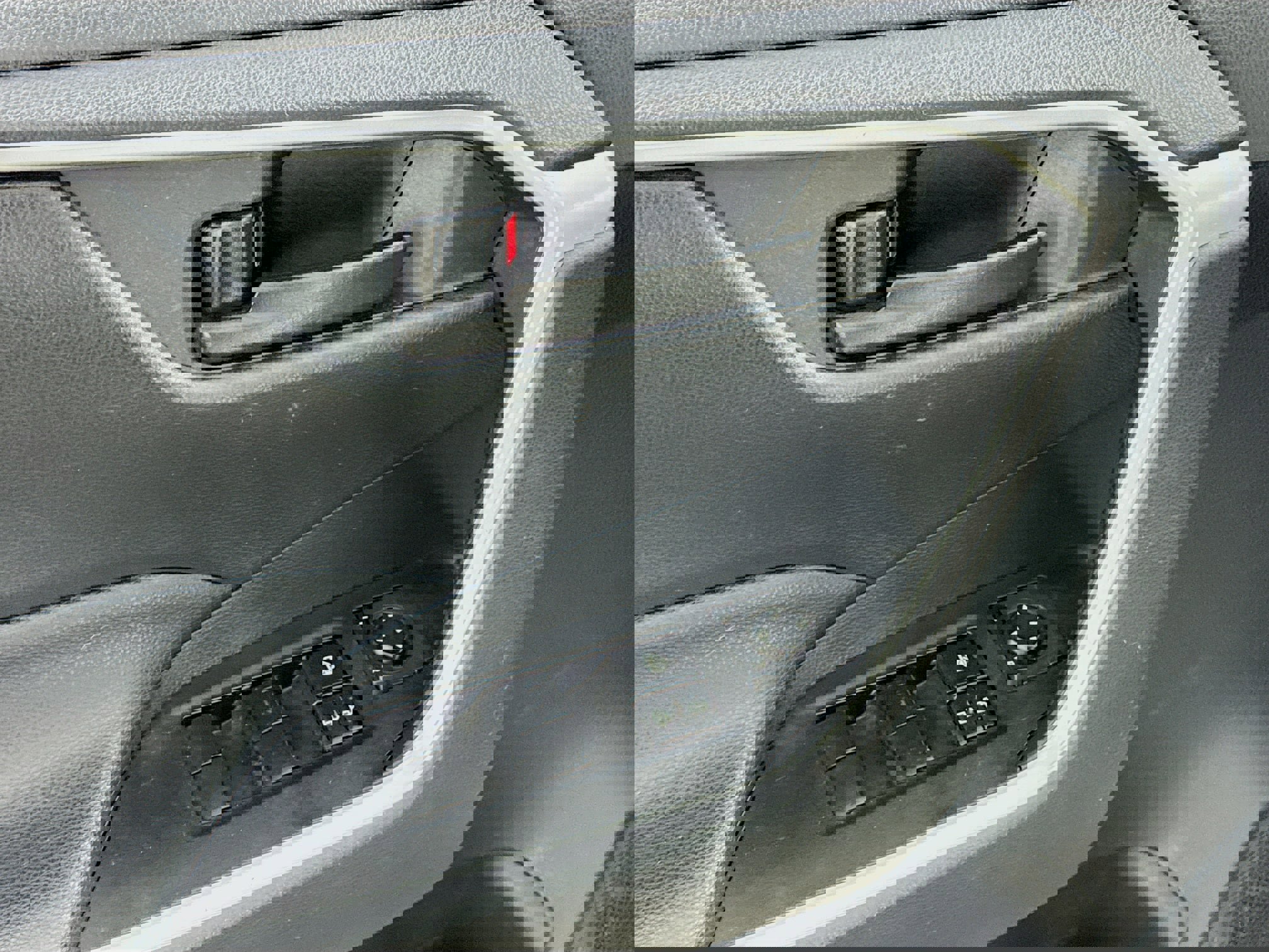 Used 2019 Toyota RAV4 LE w/ All Weather Liner Package image 18