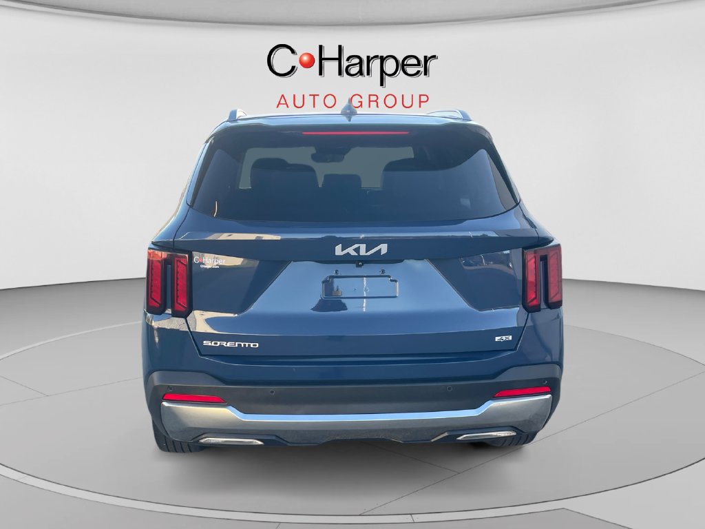 Certified 2024 Kia Sorento S w/ Panoramic Sunroof Package AWD/4WD image 4