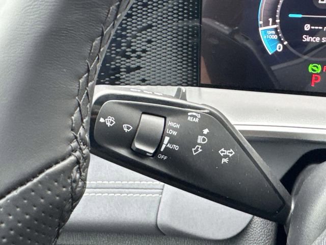 New 2026 Volkswagen Tiguan SE image 18