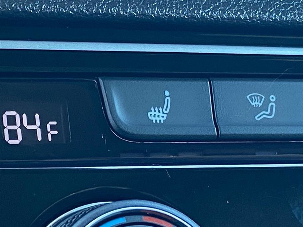 Certified 2023 Volkswagen Atlas Cross Sport SE w/ Panoramic Sunroof Package image 17