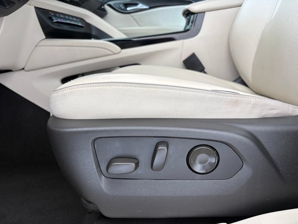 Used 2021 Buick Envision Essence FWD image 29