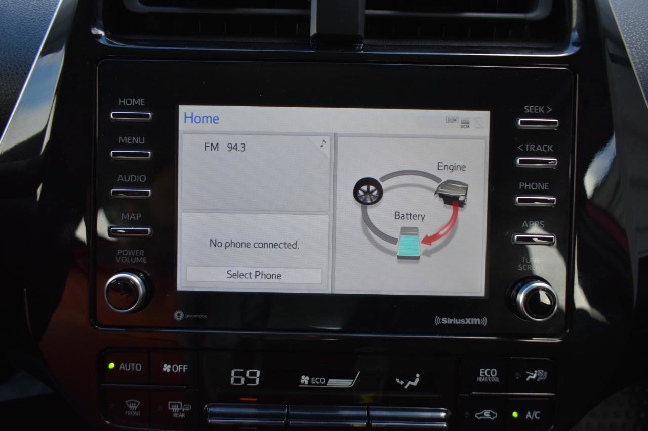 Used 2022 Toyota Prius LE FWD image 21