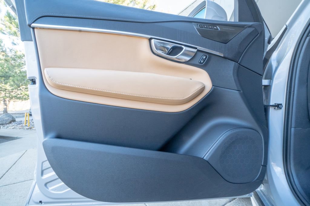 Used 2023 Volvo XC90 B6 Ultimate image 7