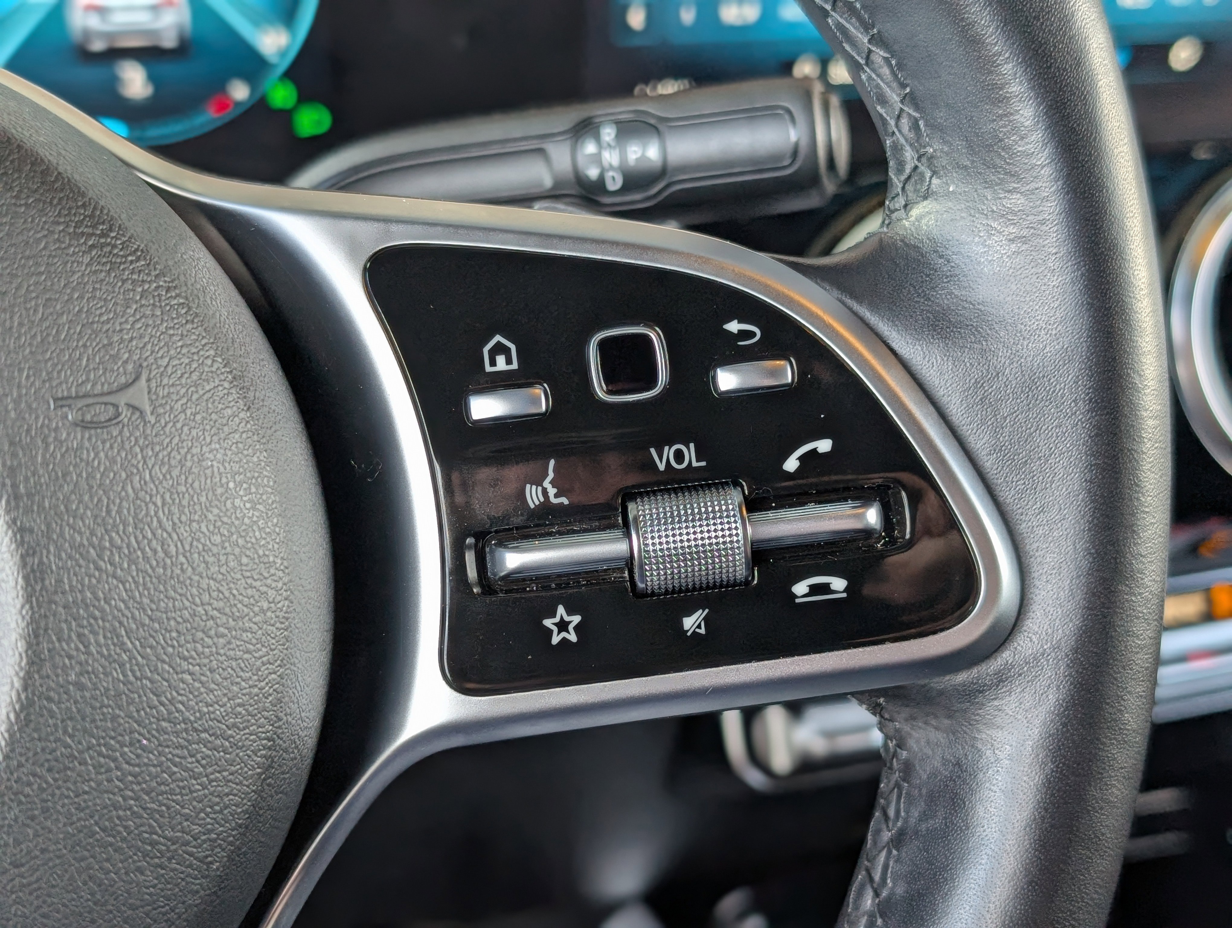 Used 2023 Mercedes-Benz GLB 250 4MATIC image 19