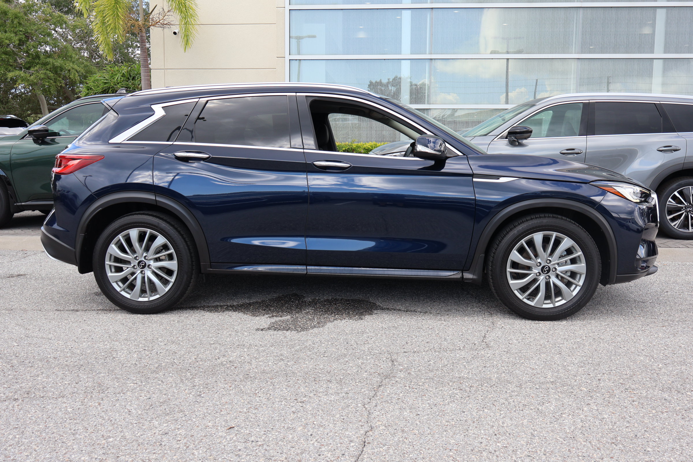 Certified 2024 INFINITI QX50 Luxe FWD image 11