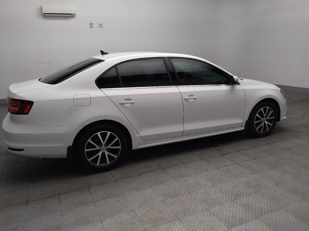Used 2017 Volkswagen Jetta SE FWD image 10