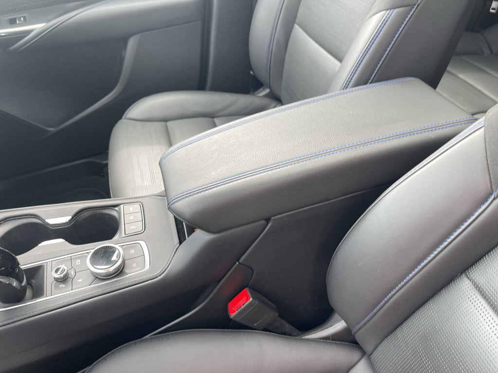 Used 2025 Cadillac XT4 Sport image 17