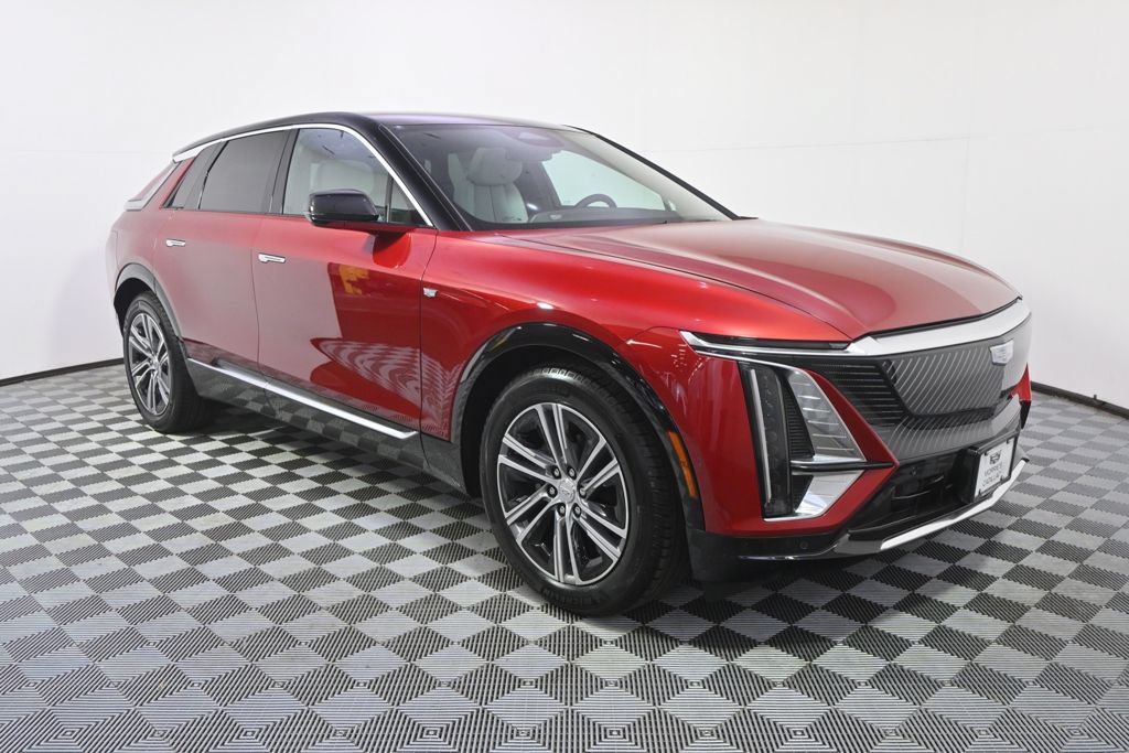 New 2026 Cadillac Lyriq Luxury w/ LPO, Floor Liner Package AWD/4WD image 8