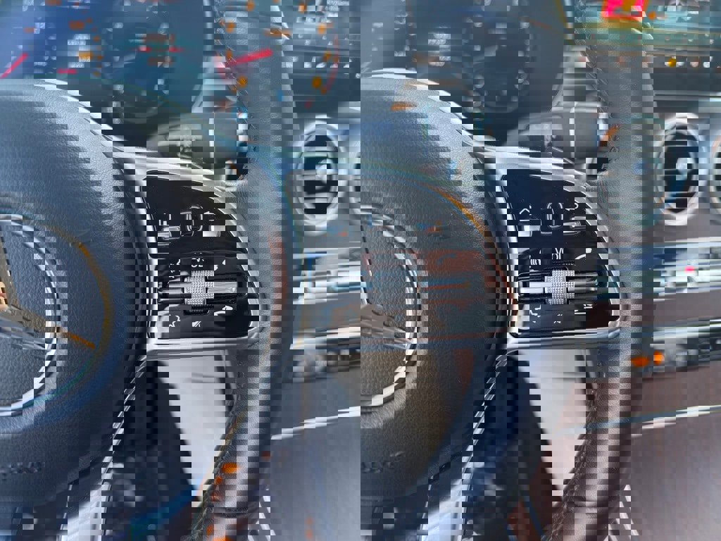 Used 2022 Mercedes-Benz GLC 300 4MATIC image 21