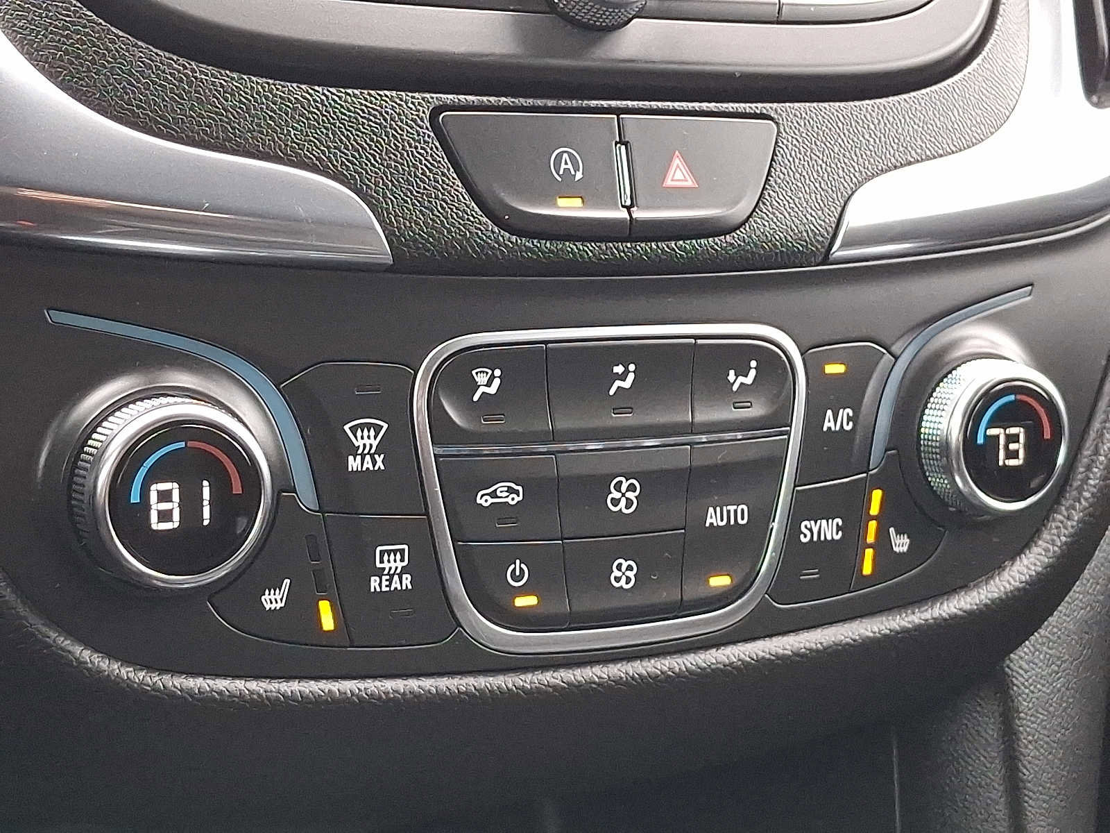 Used 2024 Chevrolet Equinox LT AWD/4WD image 15