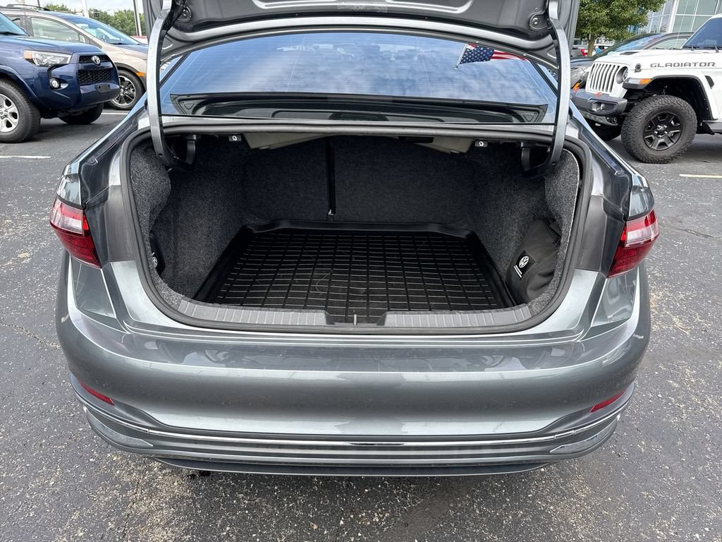 Used 2022 Volkswagen Jetta SEL FWD image 24
