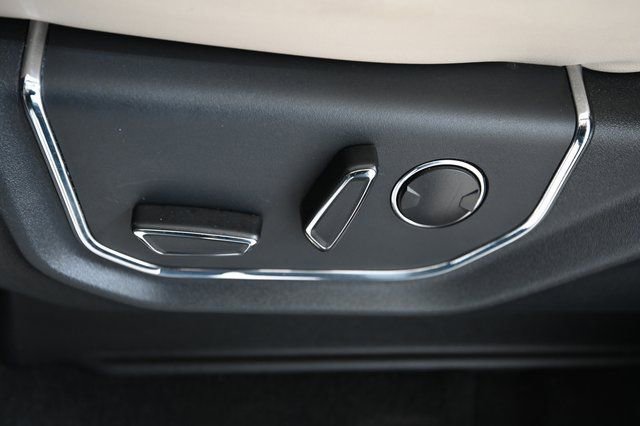 Used 2024 Ford Expedition Max Platinum AWD/4WD image 29