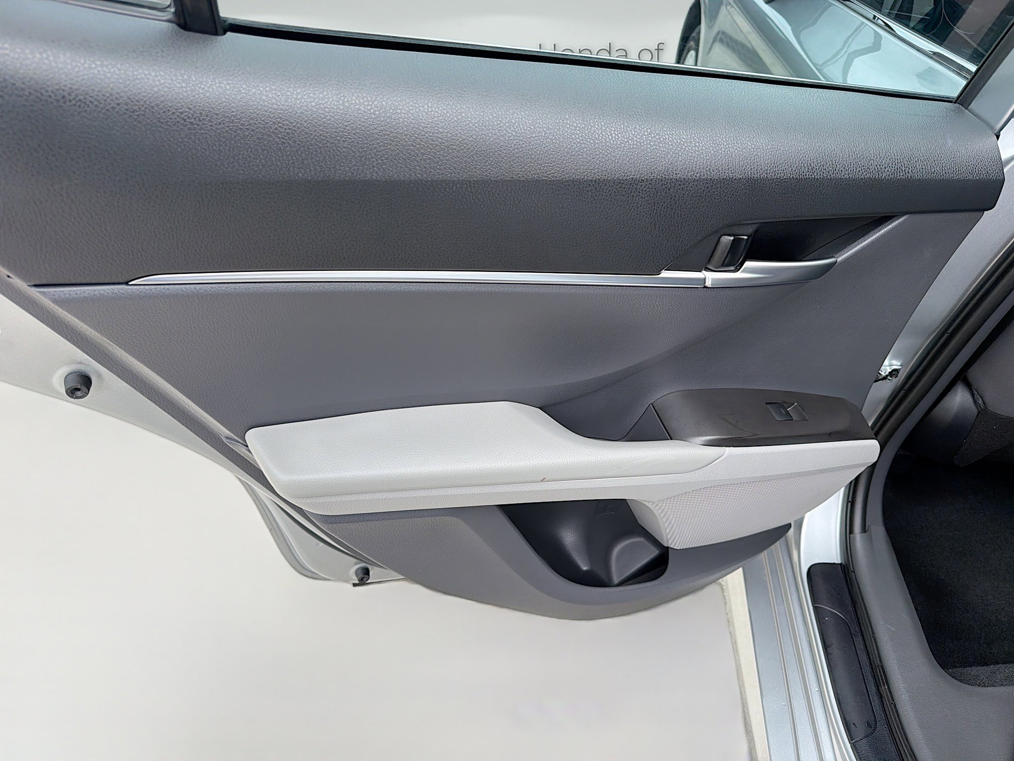 Used 2024 Toyota Camry LE FWD image 24