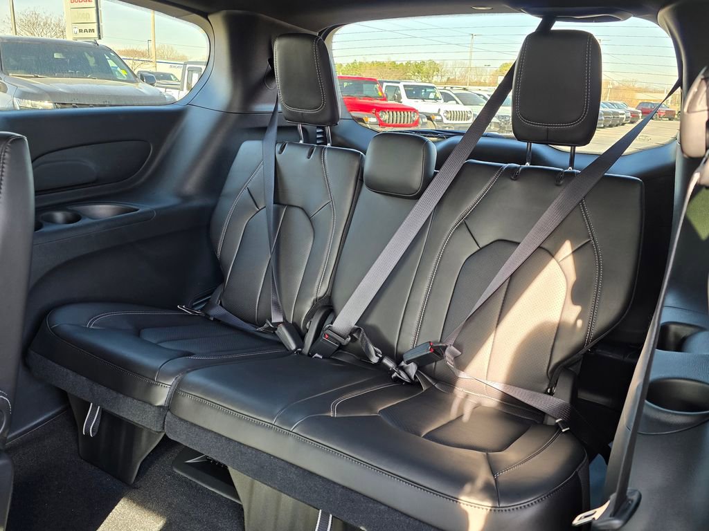 New 2026 Chrysler Pacifica Select image 28