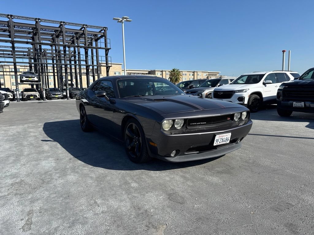 Used 2014 Dodge Challenger R/T Plus RWD image 3