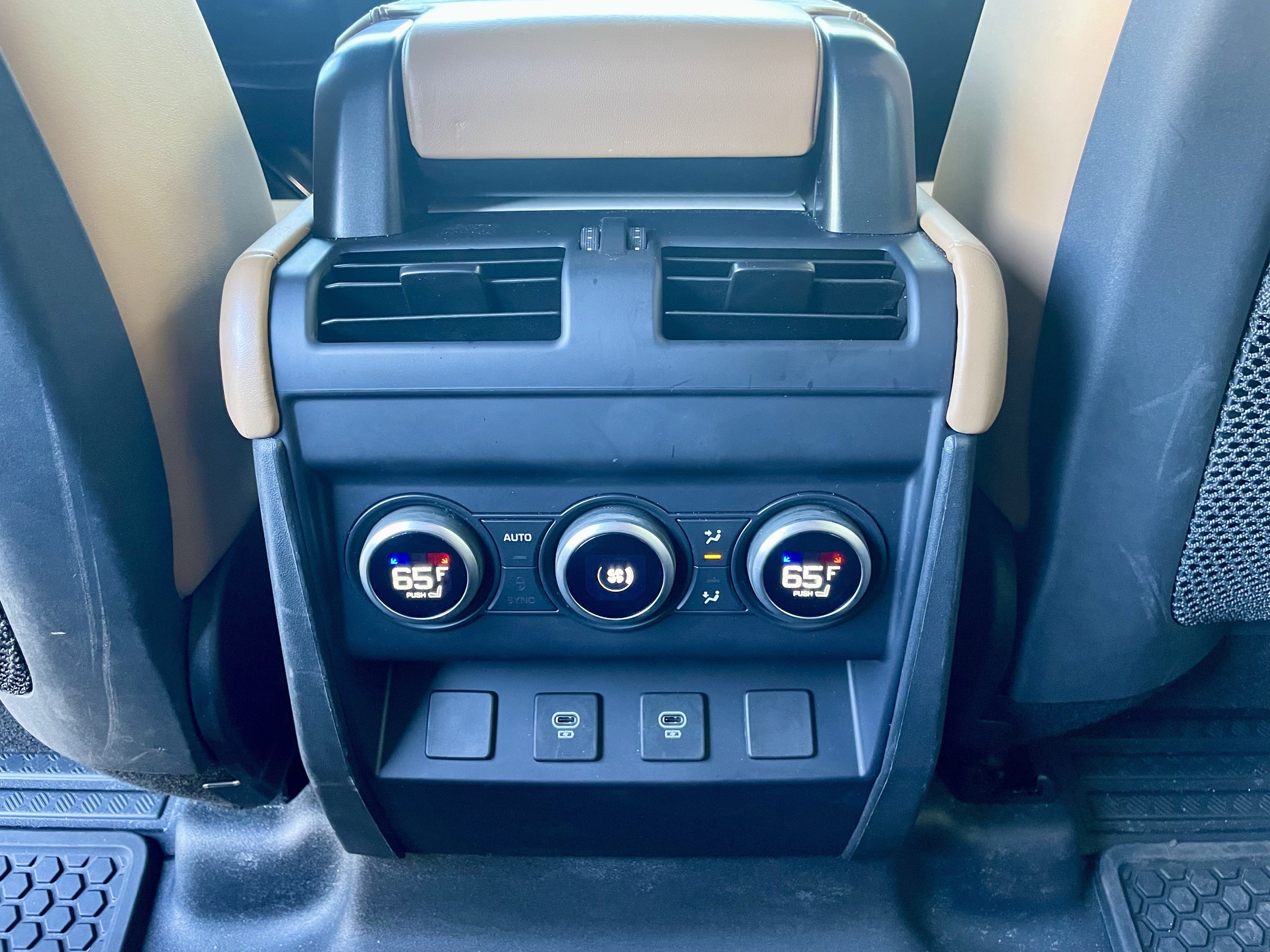 Certified 2025 Land Rover Defender 110 X-Dynamic SE AWD/4WD image 26