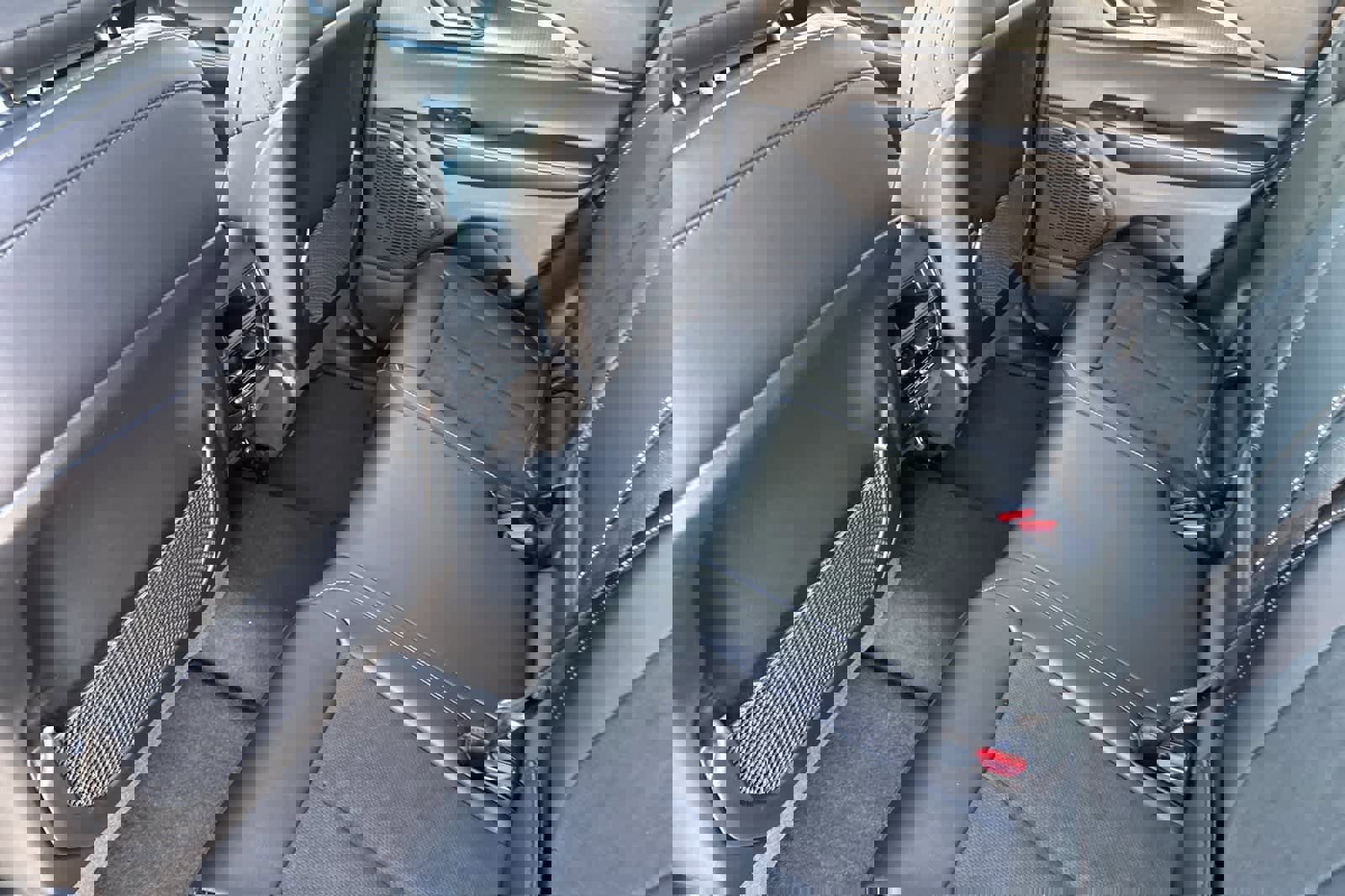 New 2025 Jeep Grand Cherokee Laredo image 4