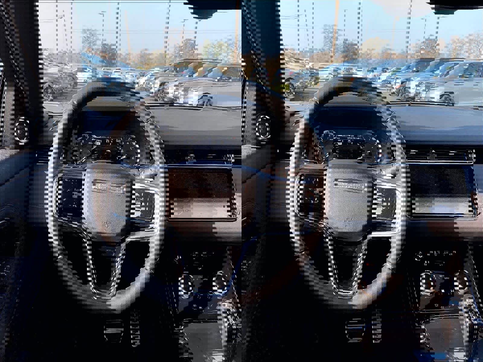 Used 2023 Land Rover Range Rover Evoque R-Dynamic SE image 7