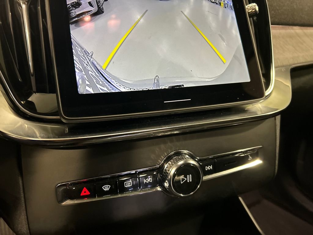 Used 2026 Volvo XC90 B6 Ultra w/ Protection Package image 18