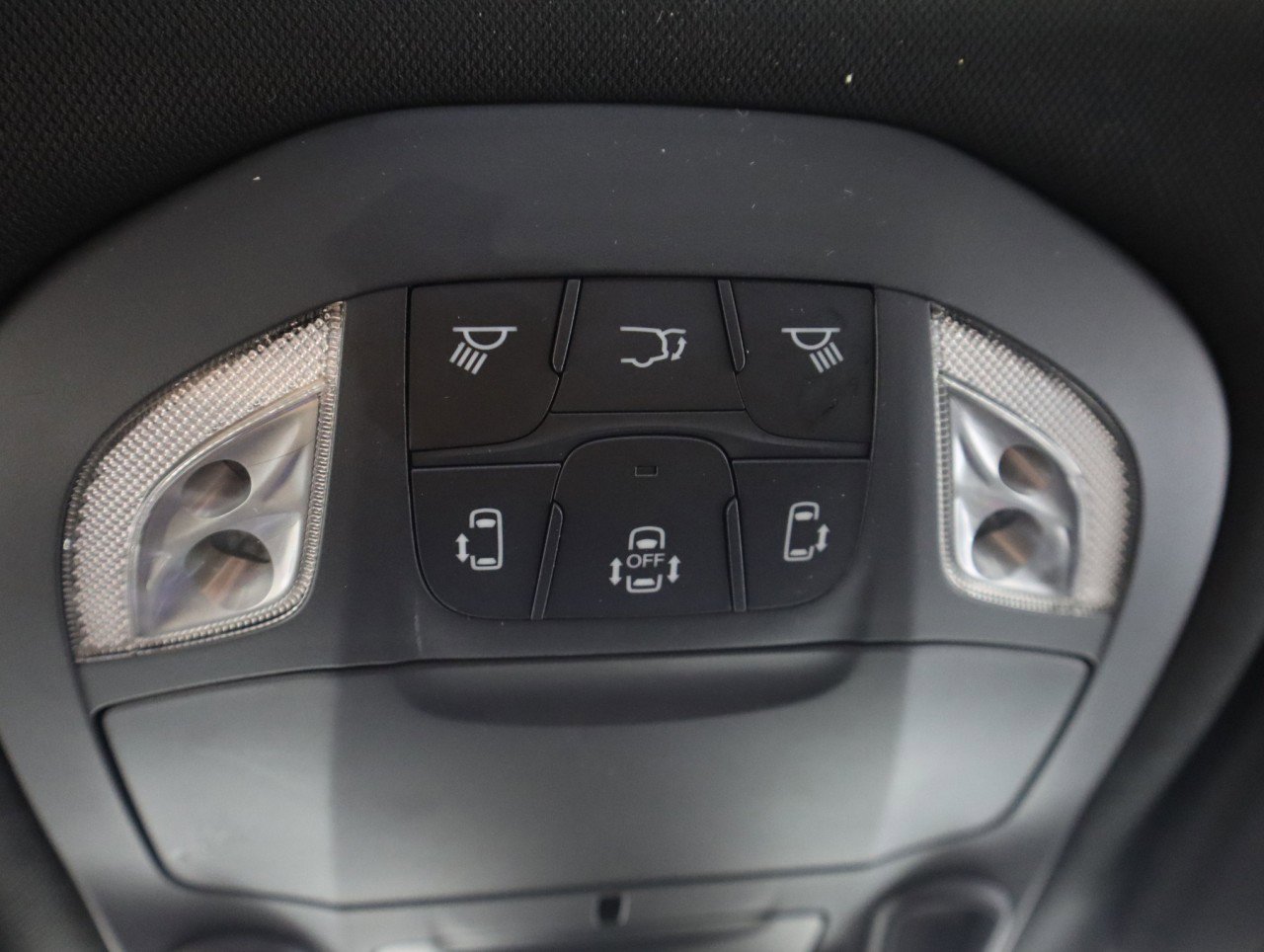 Used 2025 Chrysler Pacifica Limited image 27
