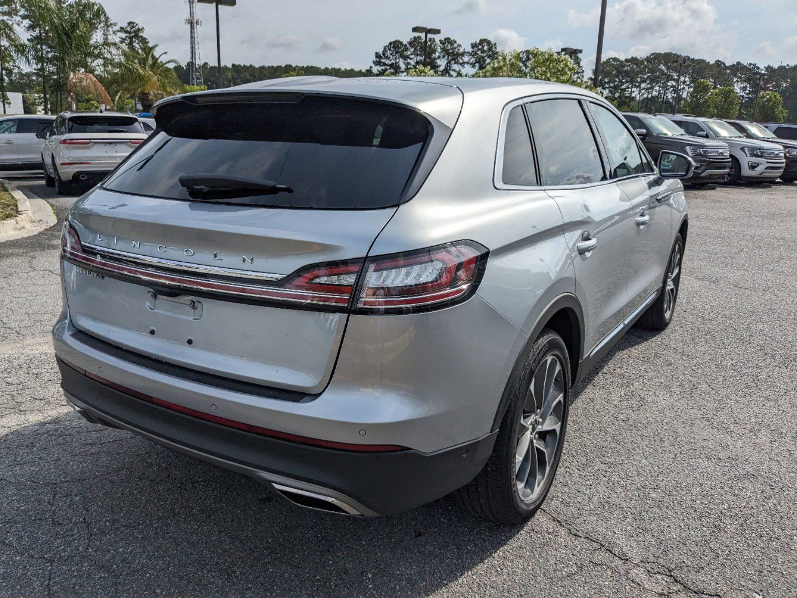 Certified 2023 Lincoln Nautilus Reserve w/ Equipment Group 201A image 5