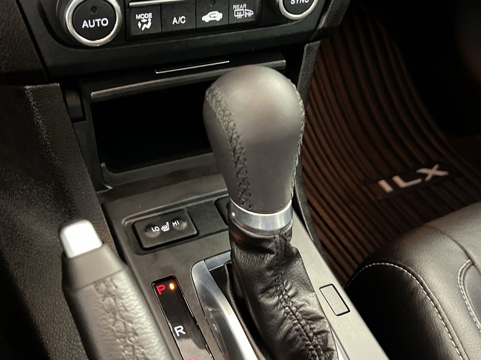 Used 2020 Acura ILX w/ Premium Package image 21