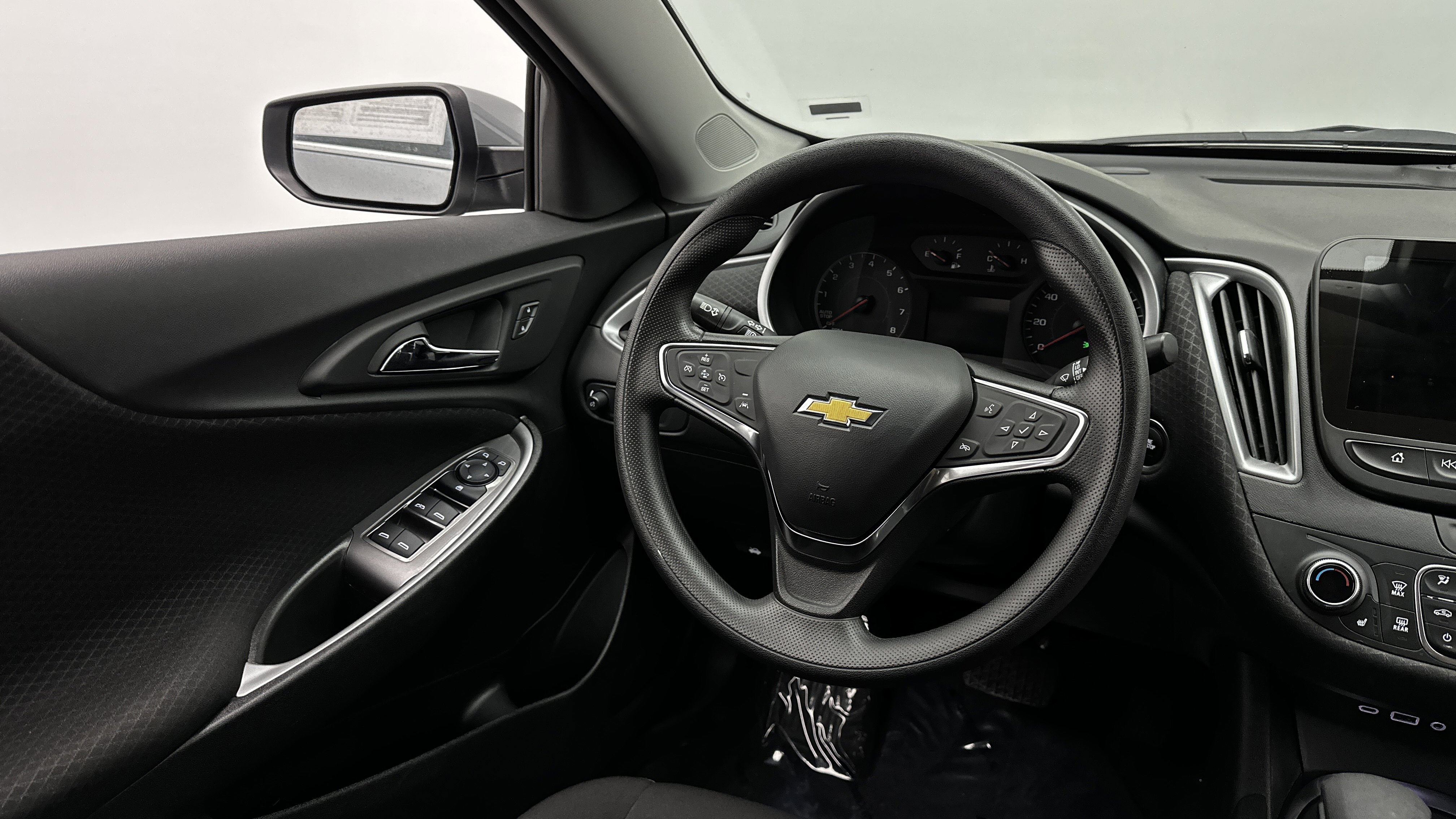 Used 2025 Chevrolet Malibu LT image 25