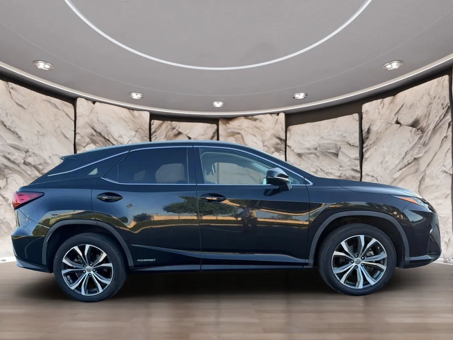 Used 2017 Lexus RX 450h AWD image 2