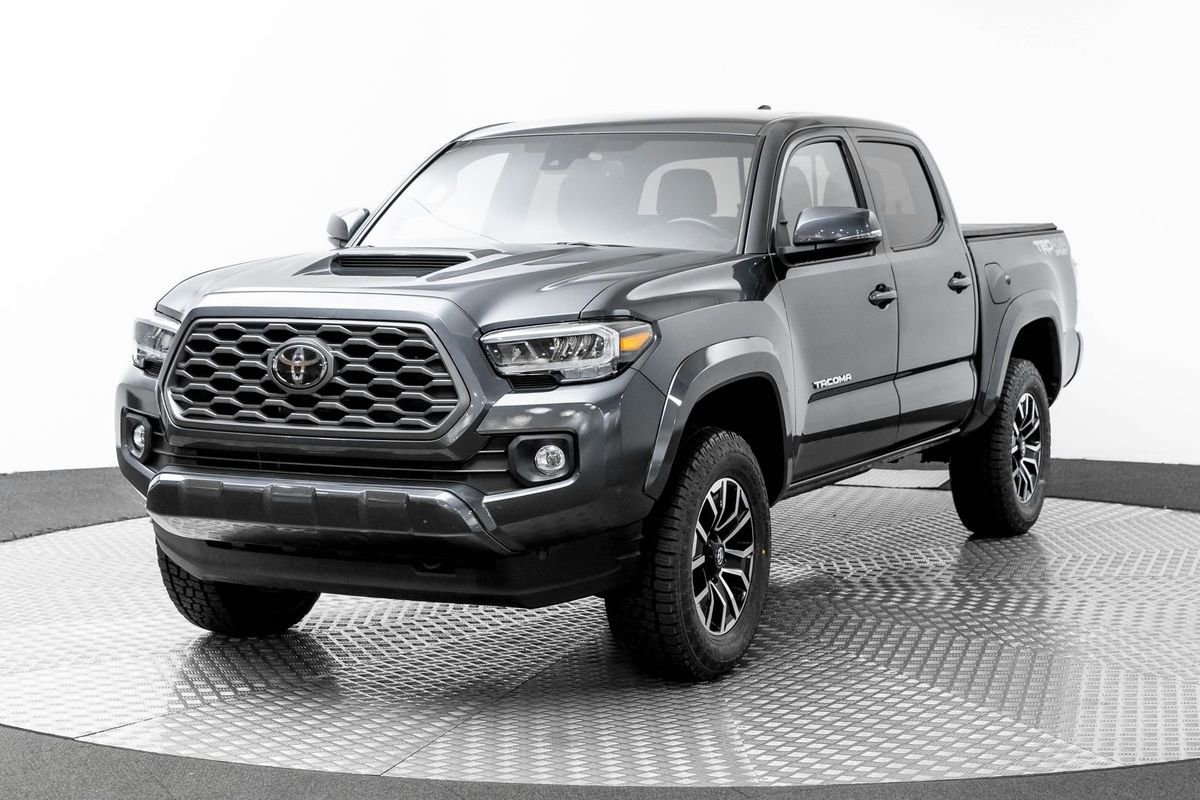 Used 2021 Toyota Tacoma TRD Sport w/ Technology Package image 2