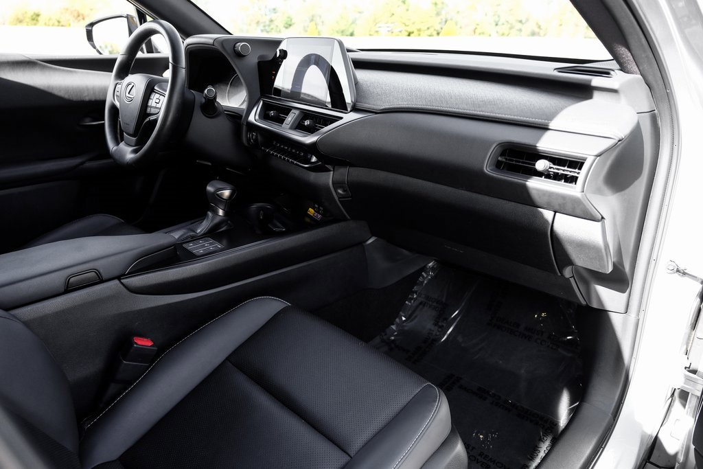 Used 2023 Lexus UX 250h FWD w/ Premium Package image 17