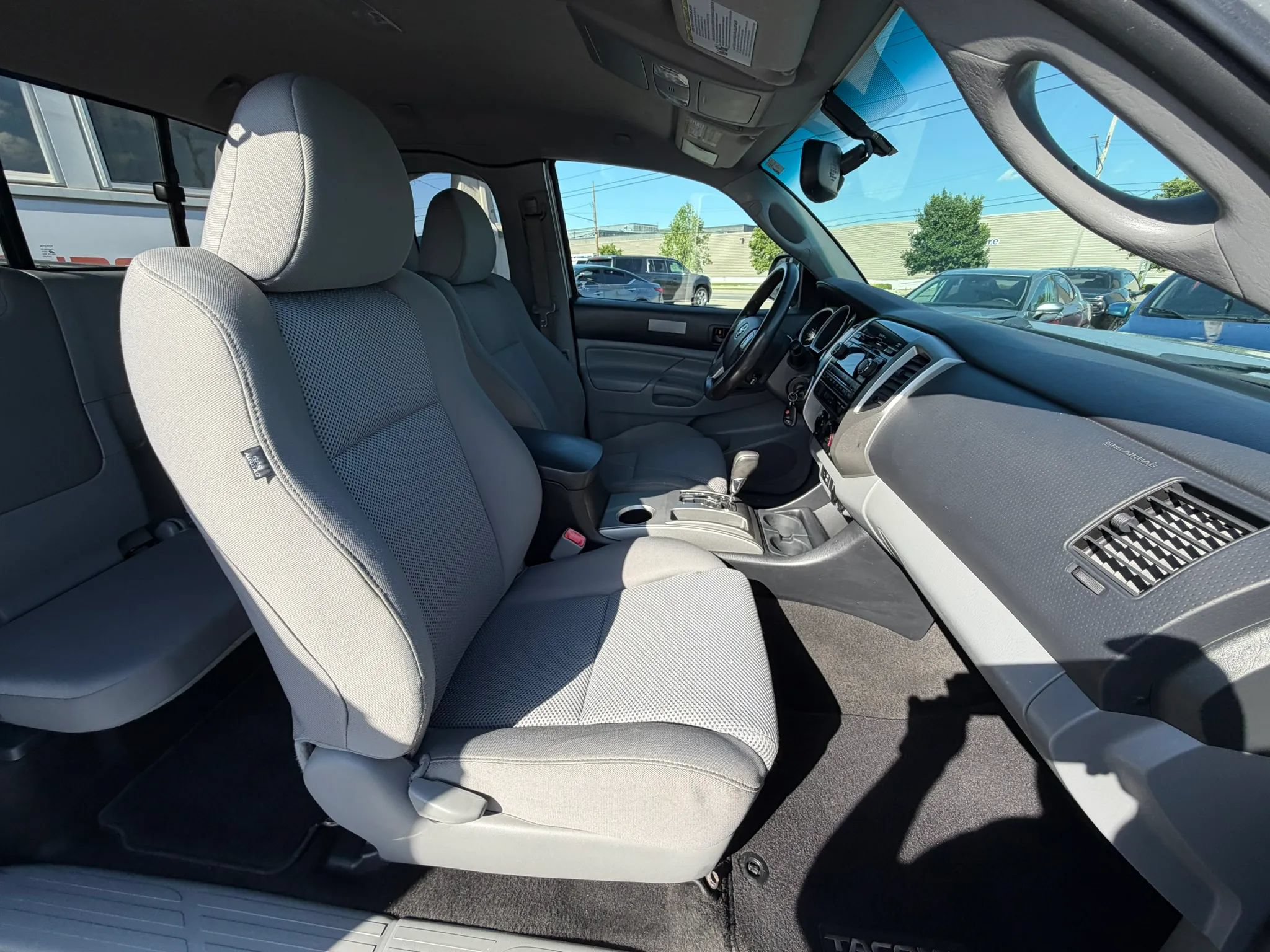 Used 2012 Toyota Tacoma 4x4 Access Cab V6 w/ TRD Off-Road Pkg image 28