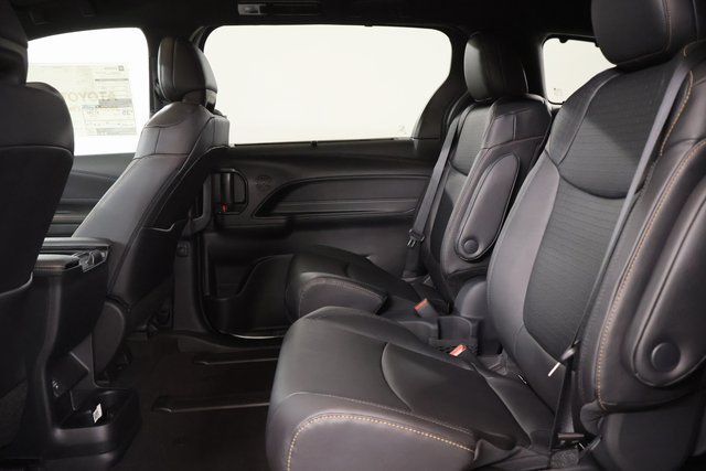 New 2026 Toyota Sienna XLE Woodland Edition AWD/4WD image 28