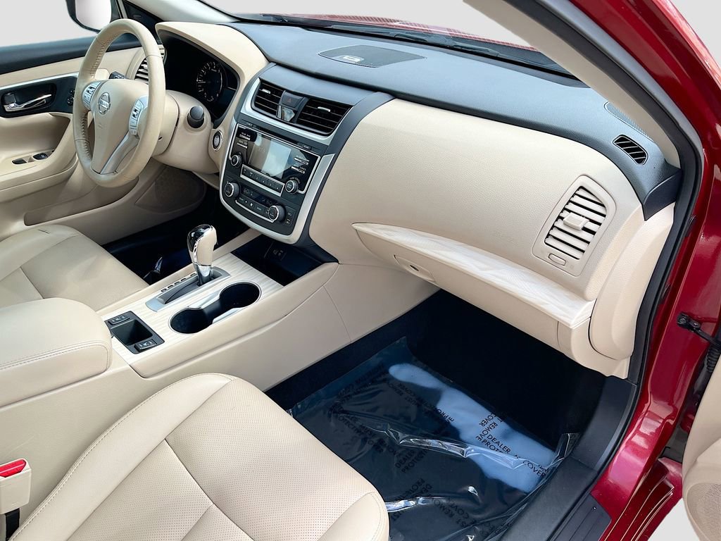 Used 2017 Nissan Altima 2.5 SL w/ Moonroof Package image 30