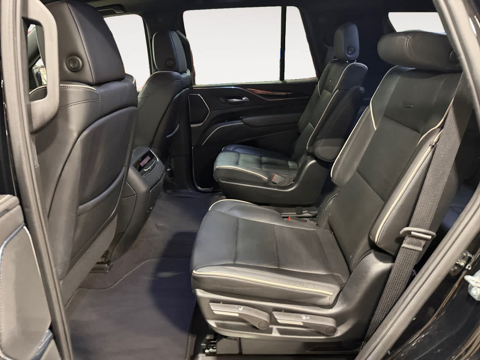 Used 2023 Cadillac Escalade Sport AWD/4WD image 14