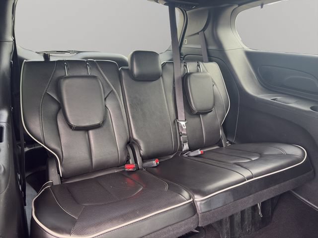 Used 2025 Chrysler Pacifica Limited FWD image 20