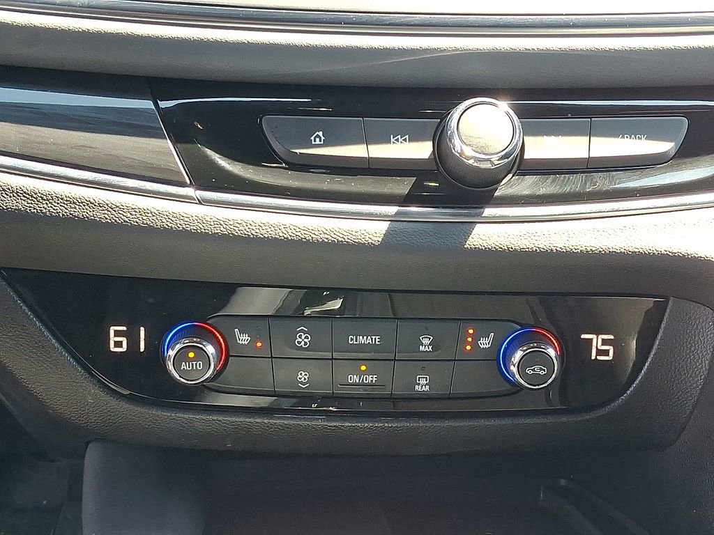 Used 2023 Buick Enclave Essence w/ Sport Touring Edition image 16