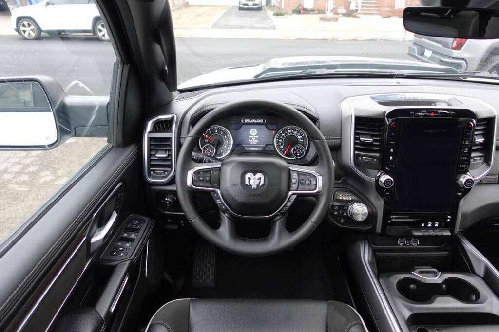 Used 2025 RAM 1500 Laramie w/ Sport Appearance Package AWD/4WD image 39