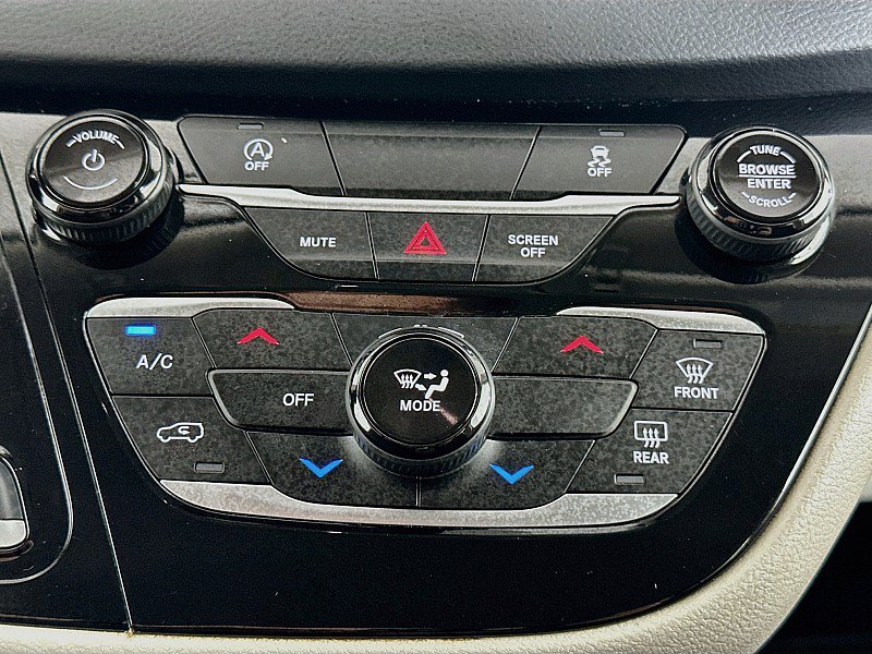 Used 2023 Chrysler Voyager LX FWD image 16