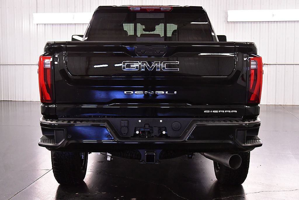Used 2024 GMC Sierra 3500 Denali Ultimate AWD/4WD image 6