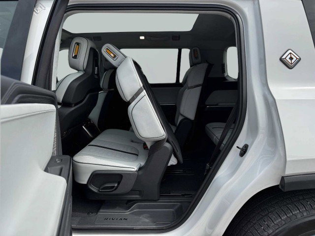 Used 2024 Rivian R1S Adventure image 43