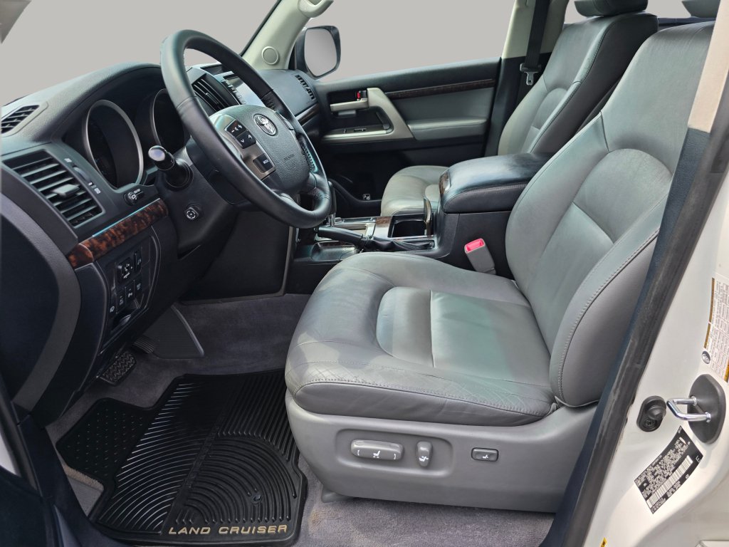 Used 2009 Toyota Land Cruiser AWD/4WD image 26