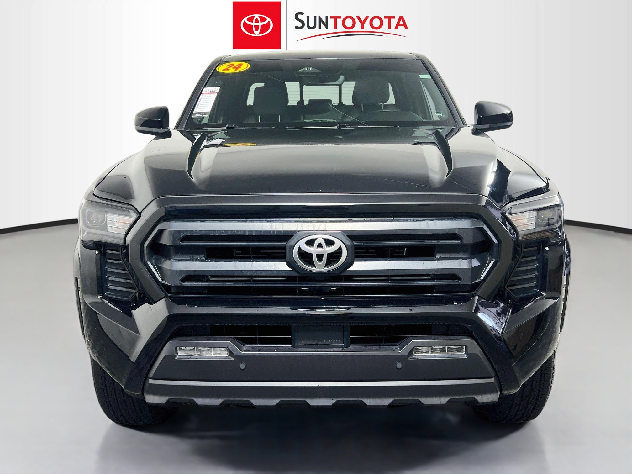 Used 2024 Toyota Tacoma SR5 AWD/4WD image 10