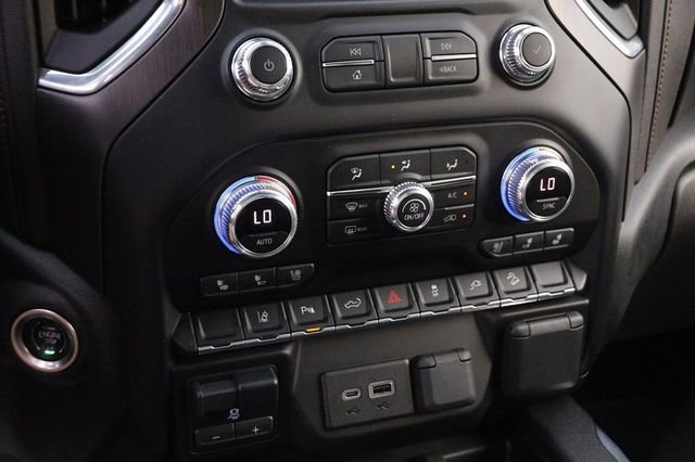 Used 2021 GMC Sierra 2500 AT4 w/ AT4 Preferred Package AWD/4WD image 18