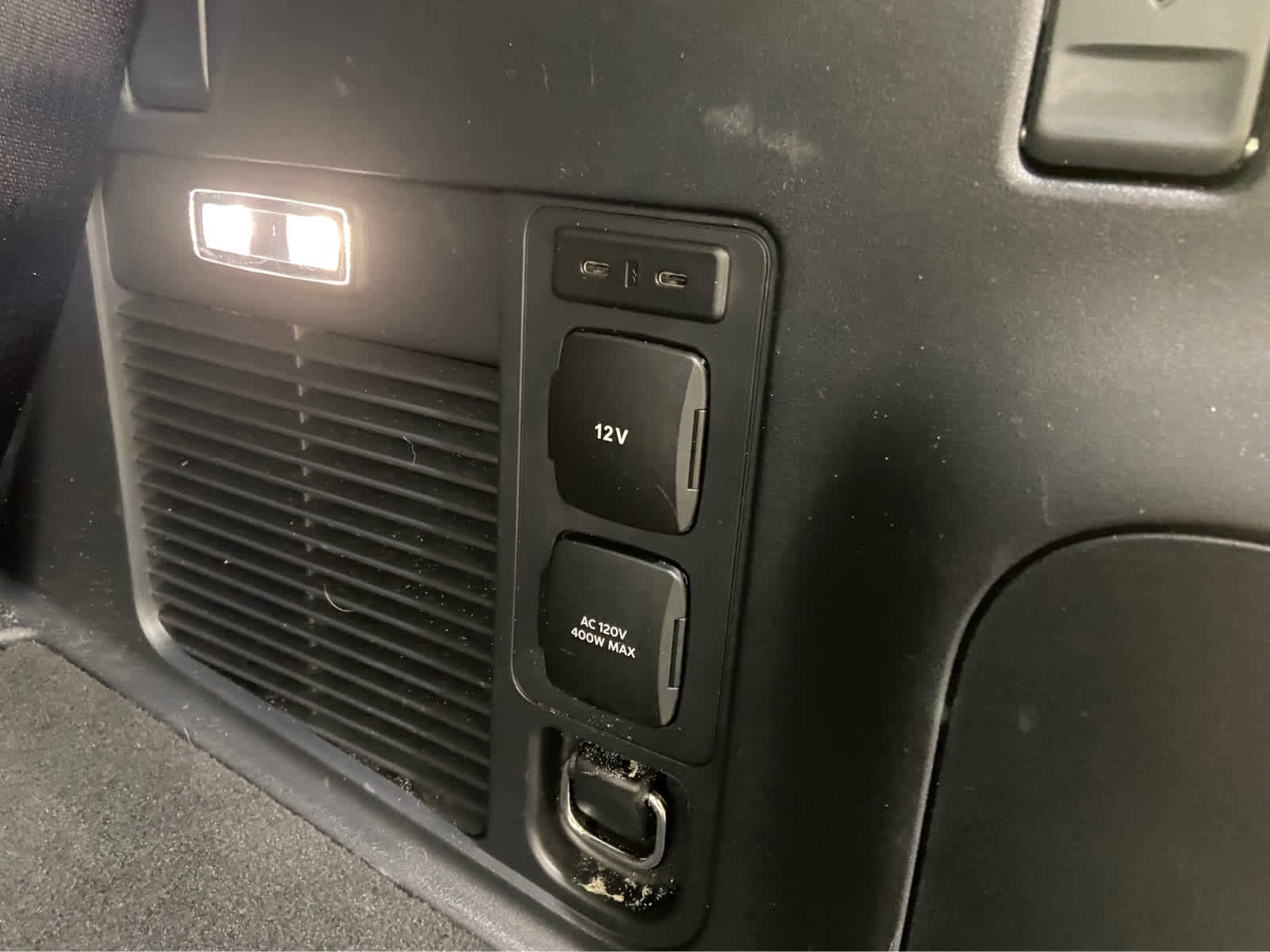 Used 2025 Ford Expedition Platinum image 12