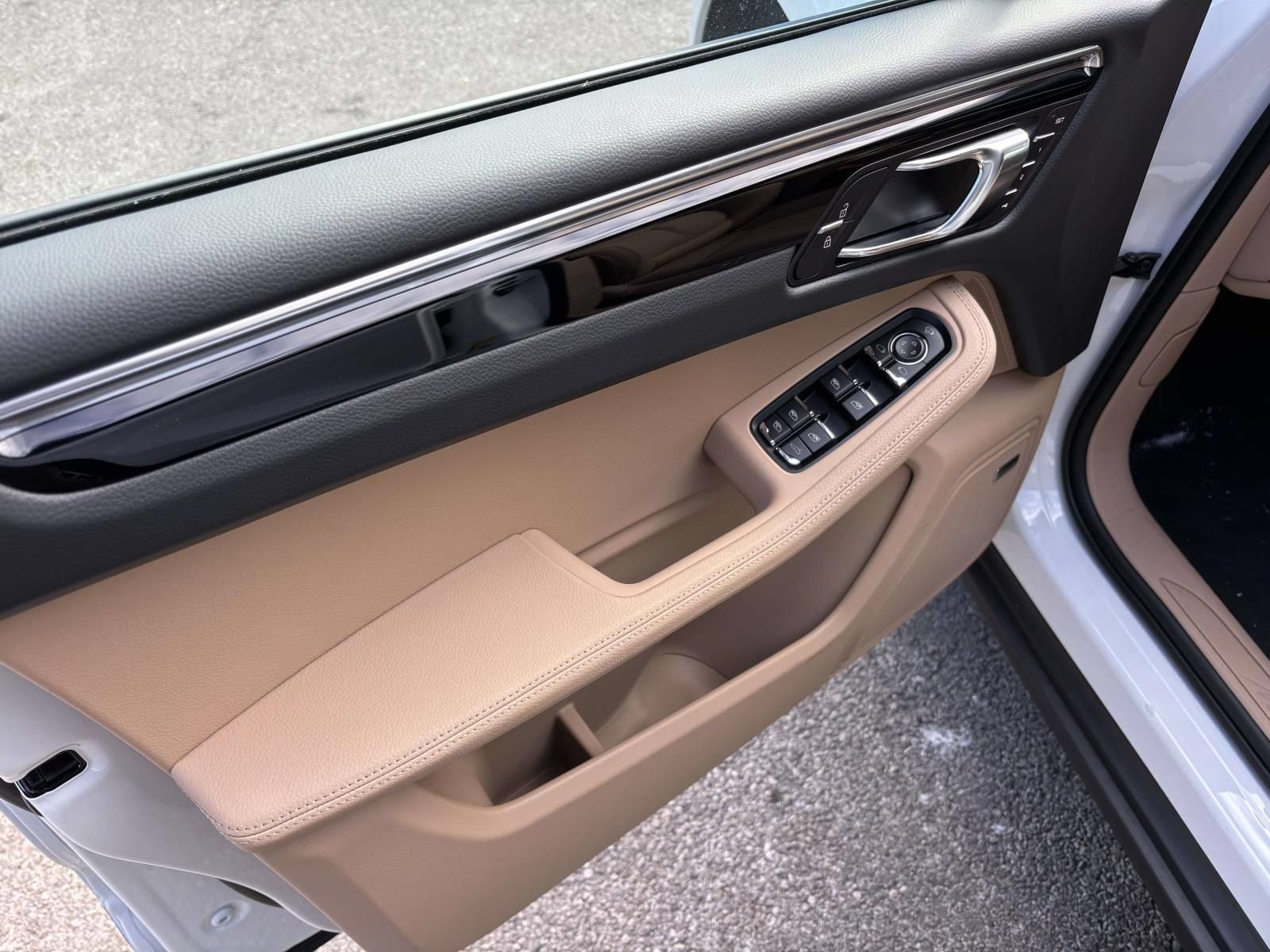 New 2026 Porsche Macan AWD/4WD image 22