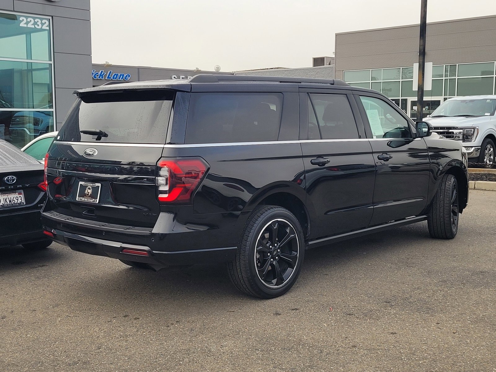 Used 2022 Ford Expedition Max Limited image 4