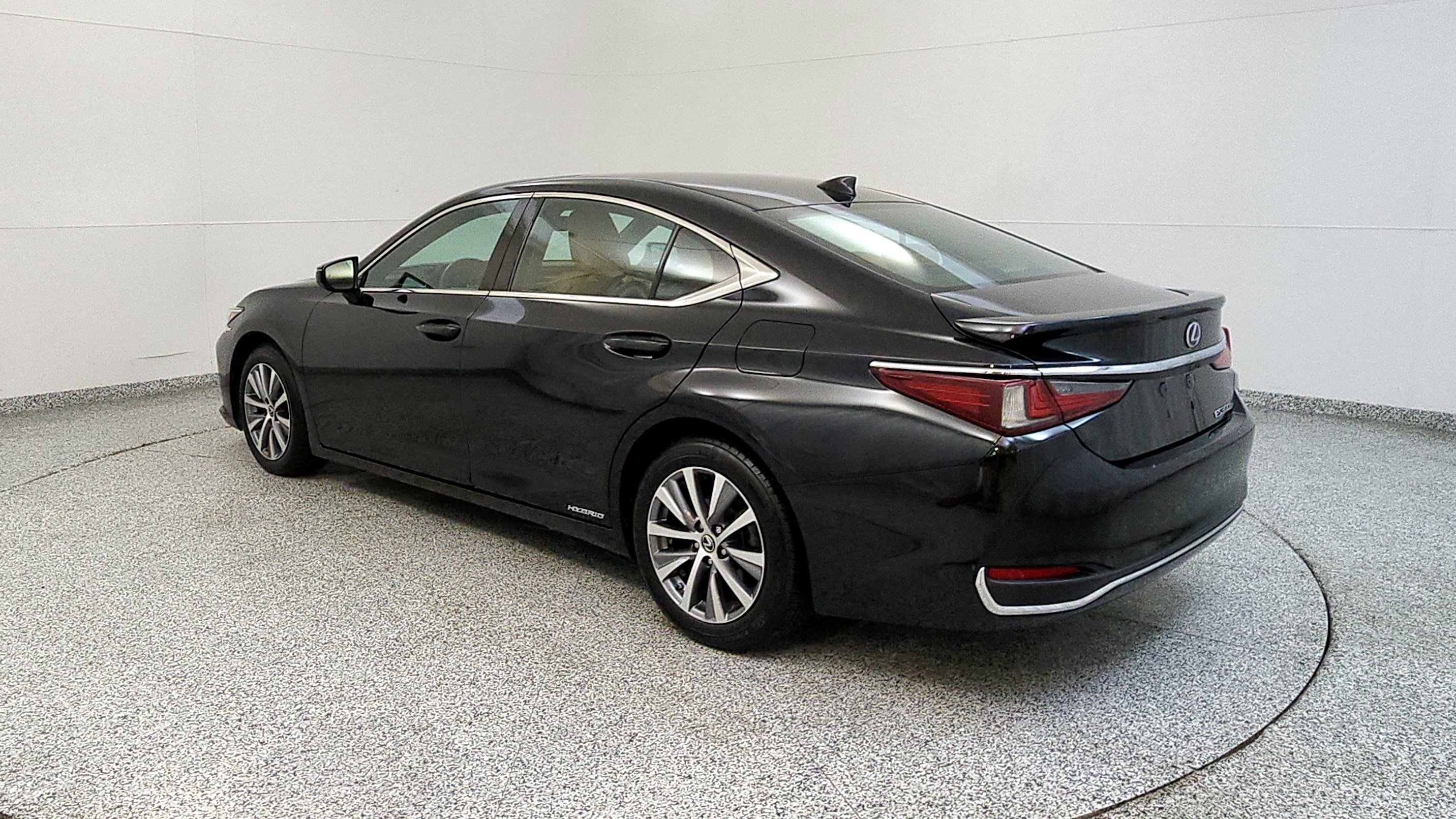 Used 2020 Lexus ES 300h w/ Premium Package FWD image 5