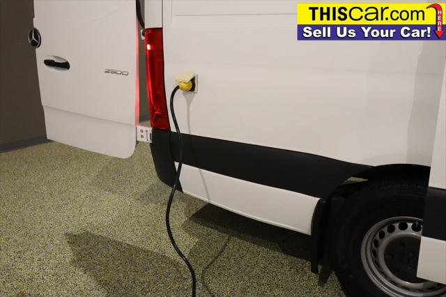 Used 2020 Mercedes-Benz Sprinter 2500 image 30