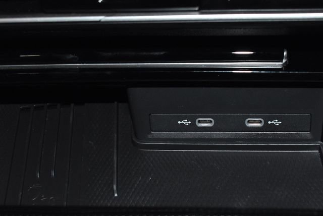 Used 2025 Volkswagen Atlas Cross Sport SE image 17