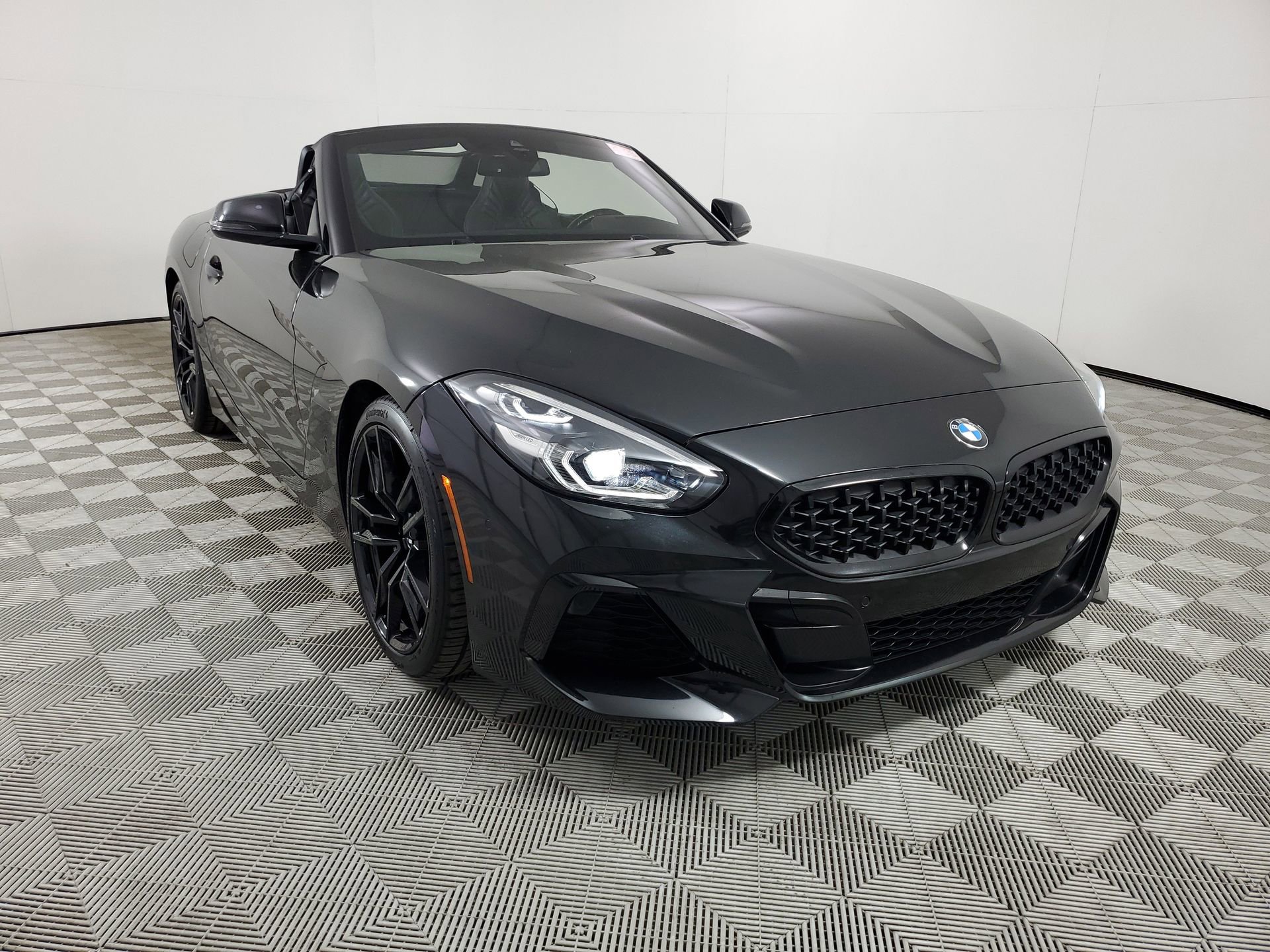 Used 2019 BMW Z4 sDrive30i w/ M Sport Package image 2